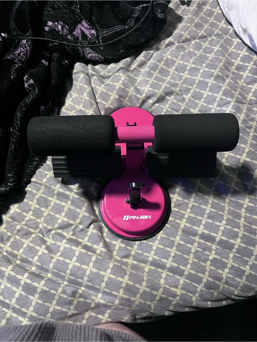 Pink PINJIAN Suction Sit-Up Helper with Black Foam Pads